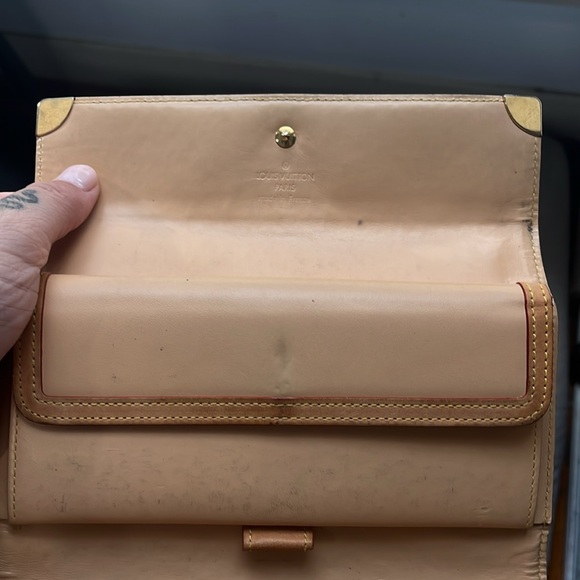 PRICED TO SELL - Louis Vuitton & Murakami Vintage clutch/wallet - Picture 9 of 11